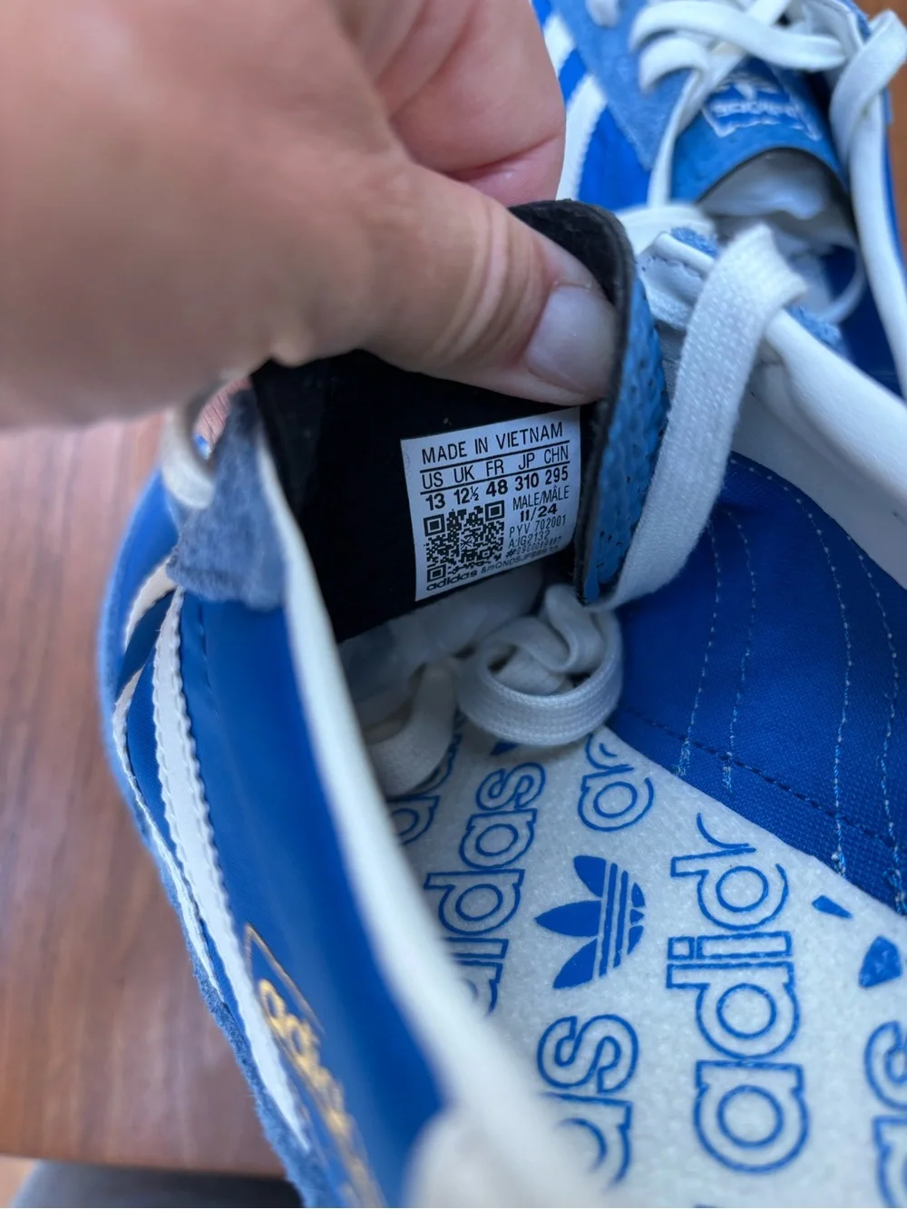 adidas simple shoes